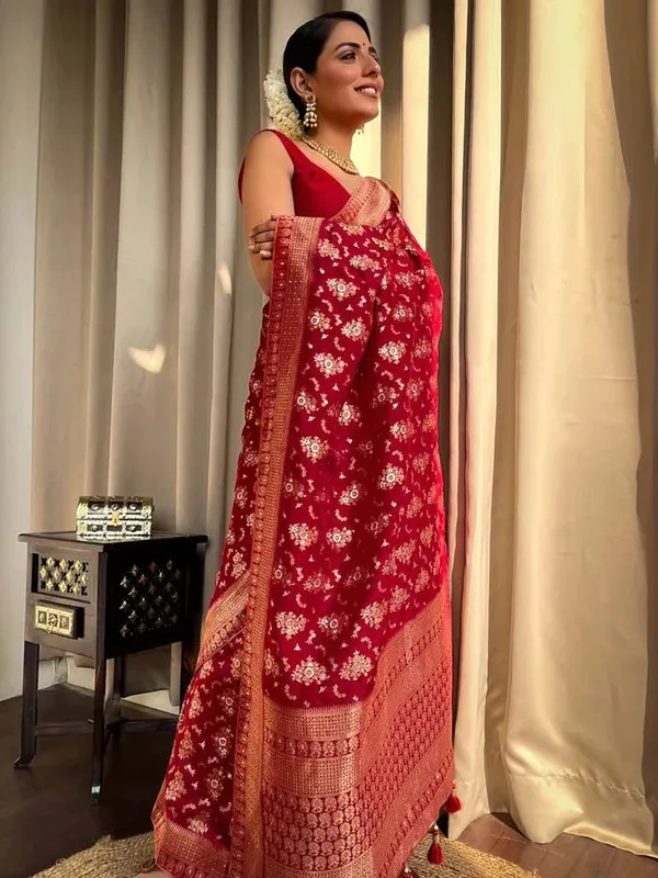 RED_PURE_BANARASI_SAREE